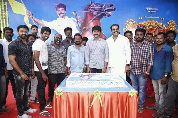 South Indian actor Sivakarthikeyan celebrates his at Seema Raja shooting spot in Chennai. Sivakarthikeyan,Sivakarthikeyan birthday,Sivakarthikeyan birthday celebration,Seema Raja,Seema Raja poster,Seema Raja wallpaper