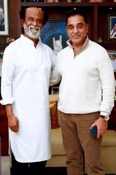 Days after he ruled out an alliance with actor Rajinikanth's political party if the latter acquires a saffron hue, actor Kamal Haasan on Sunday called on Rajinikanth at his residence here. Haasan told reporters that it was a 