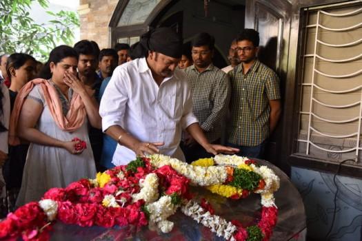 Comedian Gundu Hanumantha Rao, known for his iconic character in the TV serial Amrutham, passed away on Monday morning at the age of 61.