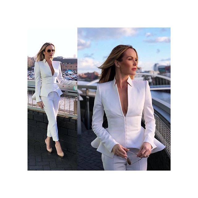 Amanda Holden shows off her slim figure. Amanda Holden,amanda holden topless,Amanda Holden abs,Amanda Holden washboard stomach,Amanda Holden pics,Amanda Holden images,Amanda Holden poster,Amanda Holden wallpaper