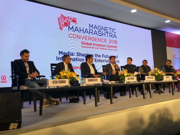 After being honoured by the Wolrd Economic Forum, the actor shared the dais with Chief Minister of Maharashtra Devendra Fadnavis to unveil the Magnetic Maharashtra Summit. Shah Rukh Khan,Ritesh Sidhwani,actor Shah Rukh Khan,Shah Rukh Khan pics,Shah Rukh Khan wallpaper,Magnetic Maharashtra Convergence Summit