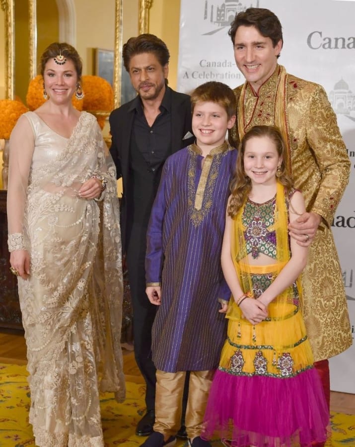 Trudeau met the Bollywood celebrities on Tuesday night here. He even shared a photograph with Shah Rukh and tweeted: "Tonight, we celebrated stronger ties and new co-production opportunities between Bollywood and the Canadian film industry. And who better to help than Shah Rukh Khan himself. Great to meet you!" Canadian Prime Minister,Justin Trudeau,Justin Trudeau in India,Shah Rukh,Aamir Khan,R. Madhavan,Justin Trudeau meets Shah Rukh Khan,Justin Trudeau meets Aamir Khan