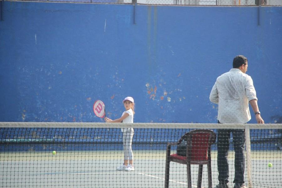 Ace tennis player Mahesh Bhupathi stepped out with his darling daughter Saira Bhupathi. Mahesh Bhupathi,Lara Dutta,Lara Dutta daughter,Mahesh Bhupathi daughter,Saira
