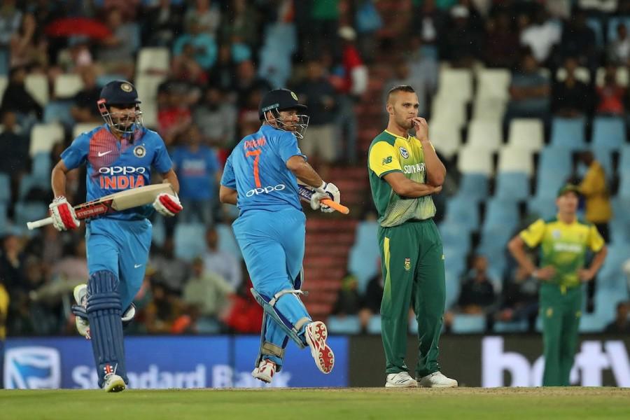 Earlier, India rode on some power packed batting to post 188/4 in their 20 overs. Manish Pandey was the highest scorer for India with an unbeaten 79 runs off just 48 balls. India vs South Africa,South Africa beats India,South Africa beat India,Heinrich Klaasen,JP Duminy,Virat Kohli,MS Dhoni,Manish Pandey
