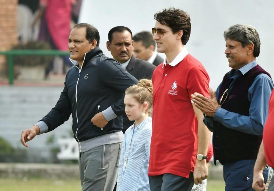 Canada PM Justin Trudeau plays cricket with Kapil Dev and Mohammad Azharuddin. Justin Trudeau,Canadian Prime Minister Justin Trudeau,Justin Trudeau india visit,Justin Trudeau in India,Kapil Dev,Mohammad Azharuddin