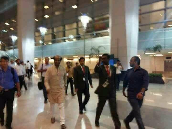Super Star Rajinikanth is at Mumbai airport to pay his last respects to late actress Sridevi today. Super Star Rajinikanth,Rajinikanth,Sridevi last rites,sridevi death,Sridevi passes away,Rajinikanth in Mumbai,Sridevi Kapoor,sridevi funeral