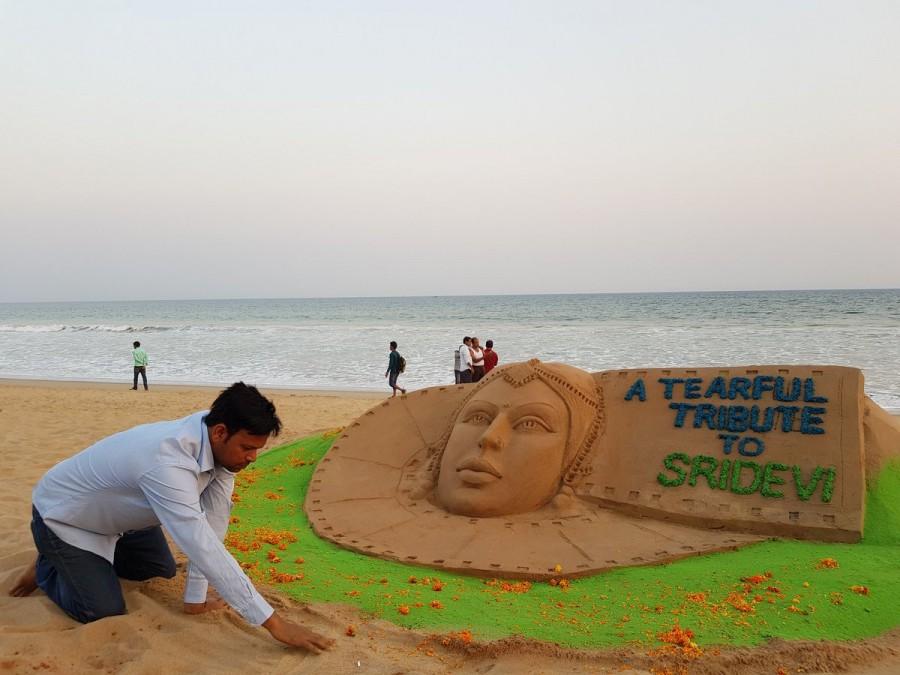 Sand Artist Manas Sahoo pays tribute to Legendary Bollywood actress Sridevi at Puri sea beach. Manas Sahoo,Sand artist Manas Sahoo,Sridevi,Sridevi sand art,Sridevi death,Sridevi passes away