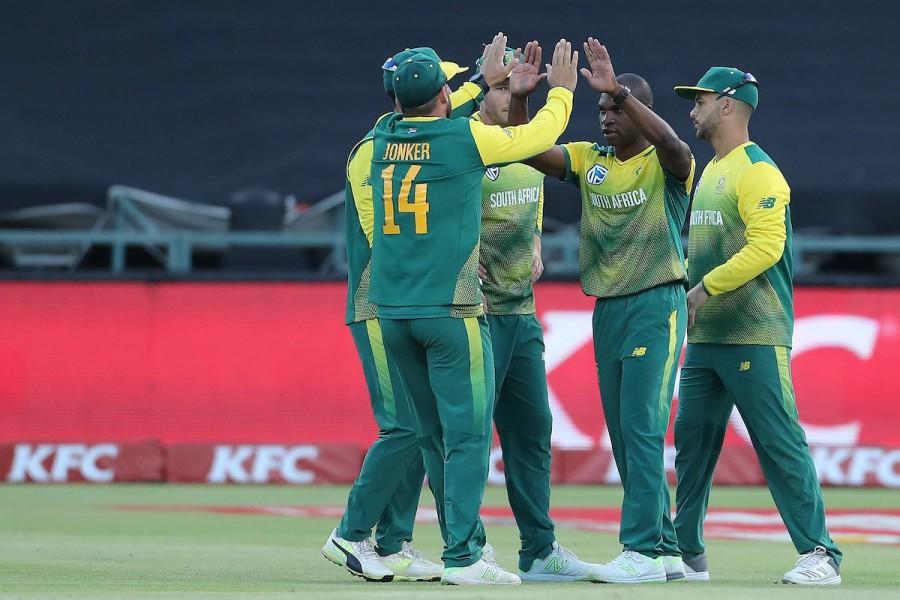 Brief scores: South Africa: 165/6 in 20 overs (Jean-Paul Duminy 55, Christiaan Jonker 49; Bhuvneshwar Kumar 2/24) vs India: 172/7 in 20 overs (Shikhar Dhawan 47, Suresh Raina 43; Junior Dala 3/35). India vs South Africa,India beats South Africa,India trash South Africa,Shikhar Dhawan,Chris Morris