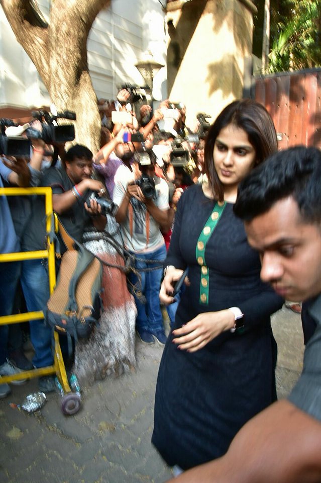 Genelia D'Souza arrives to pay her last respects to legendary actress Sridevi at Anil Kapoor's residence in Mumbai. Genelia D'Souza,Nagma,Sridevi funeral,sridevi funeral ceremony,Sridevi,Anil Kapoor,celebs at Anil Kapoor residence,Anil Kapoor residence