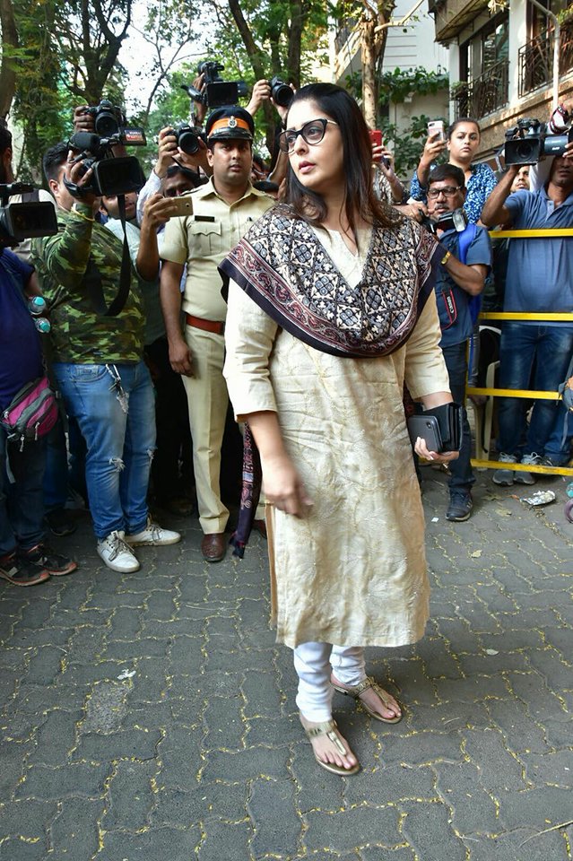 Nagma arrives to pay her last respects to legendary actress Sridevi at Anil Kapoor's residence in Mumbai. Genelia D'Souza,Nagma,Sridevi funeral,sridevi funeral ceremony,Sridevi,Anil Kapoor,celebs at Anil Kapoor residence,Anil Kapoor residence