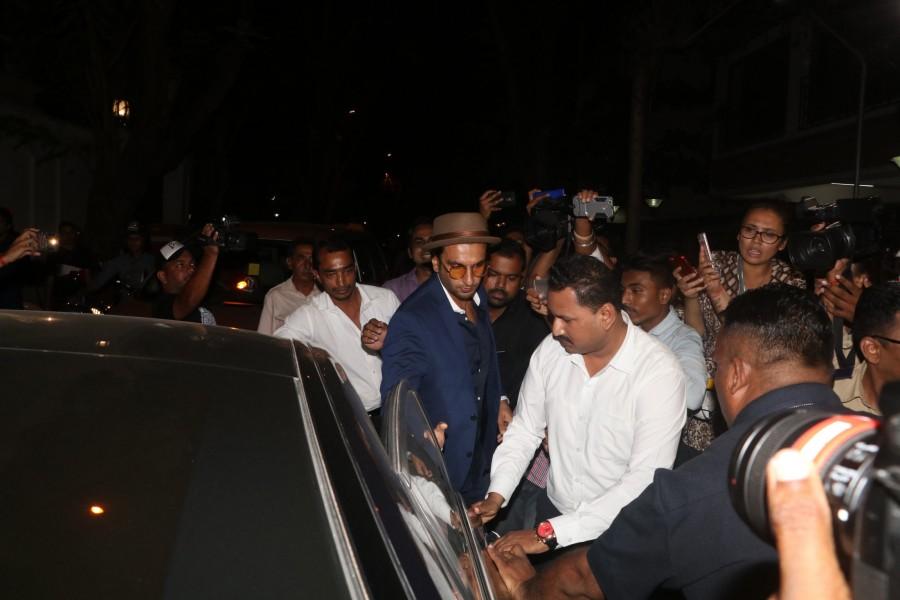 Sridevi death: Deepika Padukone, Ranveer Singh arrive together at Anil Kapoor's house. Deepika Padukone and Ranveer Singh,Deepika Padukone,Ranveer Singh,Sridevi funeral,Sridevi,Anil Kapoor,celebs at Anil Kapoor house