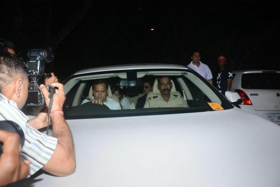 Shah Rukh Khan with Gauri Khan at Anil Kapoor’s residence. Rajinikanth,Shah Rukh Khan,Gauri Khan,Anil Kapoor,celebs at Anil Kapoor house,RIP Sridevi,Sridevi,sridevi death,Sridevi passes away,sridevi funeral