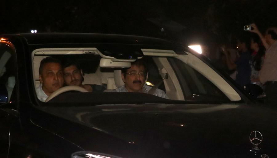 Sridevi's mortal remains brought to her Lokhandwala residence. Sridevi's body,Sridevi body,Sridevi body in Lokhandwala,sridevi funeral,Sridevi pics,Sridevi images