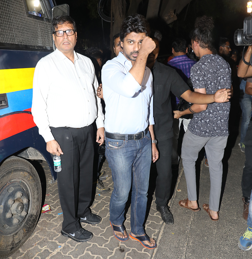 Sridevi's funeral: Salman Khan, Ramesh Taurani and Nikhil Dwivedi pay ...