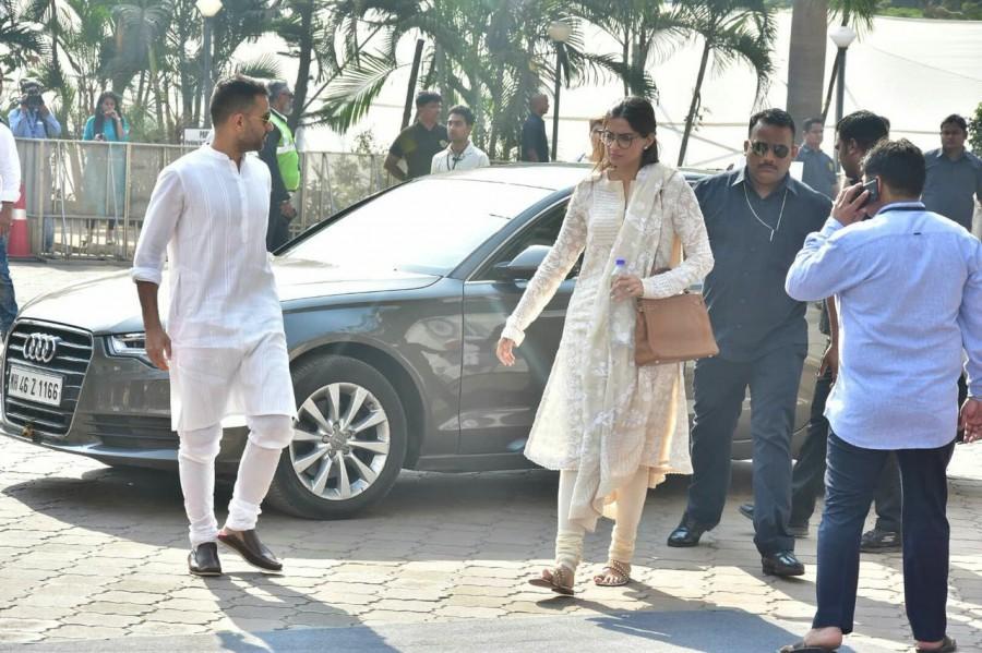Sridevi's funeral: Sonam Kapoor and Anand Ahuja at Celebration Sports Club. Sridevi funeral,celebs at Sridevi funeral,Sonam Kapoor and Anand Ahuja,Sonam Kapoor,Anand Ahuja,Celebration Sports Club