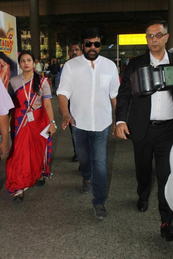 Sridevi's prayer meeting: Chiranjeevi spotted at Mumbai airport ...