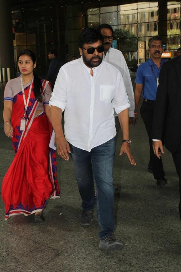 Sridevi's prayer meeting: Chiranjeevi spotted at Mumbai airport ...