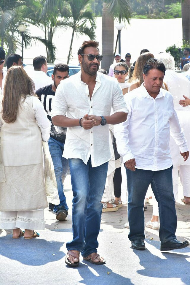 Ajay Devgn arrives at the Celebration Sports Club to pay a last respect to the Legendary Sridevi. Kajol,Ajay Devgn,Madhuri Dixit,Jaya Bhaduri Bachchan,Celebration Sports Club,Sridevi funeral,Celebs at Sridevi funeral,Sridevi funeral pics,Sridevi funeral images
