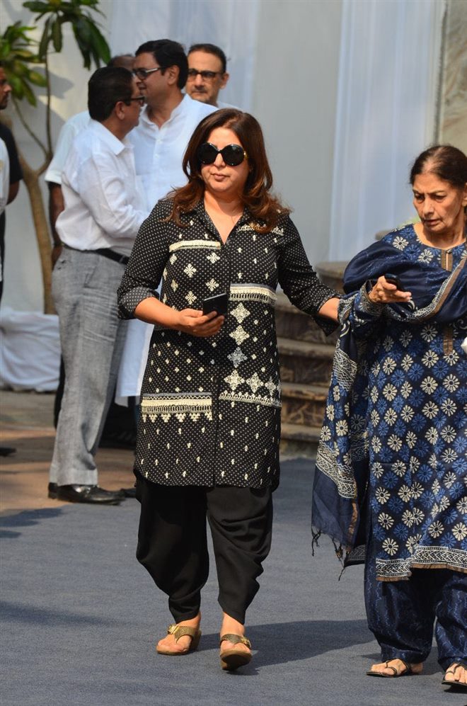 Farah Khan arrives at the Celebration Sports Club to pay a last respect to the Legendary Sridevi. Jacqueline Fernandez,Akshaye Khanna,Jacky Bagnani,Farah Khan,Nimrat Kaur,Sridevi funeral,Sridevi funeral pics,Sridevi funeral images,celebs at Sridevi funeral