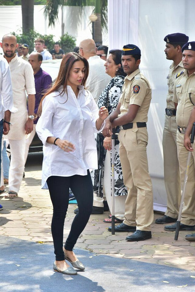 Malaika Arora arrives at the Celebration Sports Club to pay a last respect to the Legendary Sridevi. Sanjay Leela Bhansali,Raveena Tandon,Rekha,Malaika Arora,Sridevi funeral,Sridevi funeral pics,Sridevi funeral images,celebs at Sridevi funeral,Sridevi