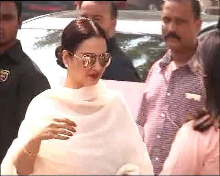 Rekha arrives at the Celebration Sports Club to pay a last respect to the Legendary Sridevi. Sanjay Leela Bhansali,Raveena Tandon,Rekha,Malaika Arora,Sridevi funeral,Sridevi funeral pics,Sridevi funeral images,celebs at Sridevi funeral,Sridevi