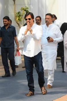Vivek Oberoi arrives at the Celebration Sports Club to pay a last respect to the Legendary Sridevi.