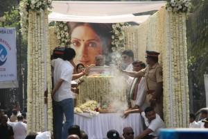 Sridevi last journey,Sridevi last journey pics,Sridevi last journey images,Sridevi,Chandni,sridevi funeral live,sridevi funeral