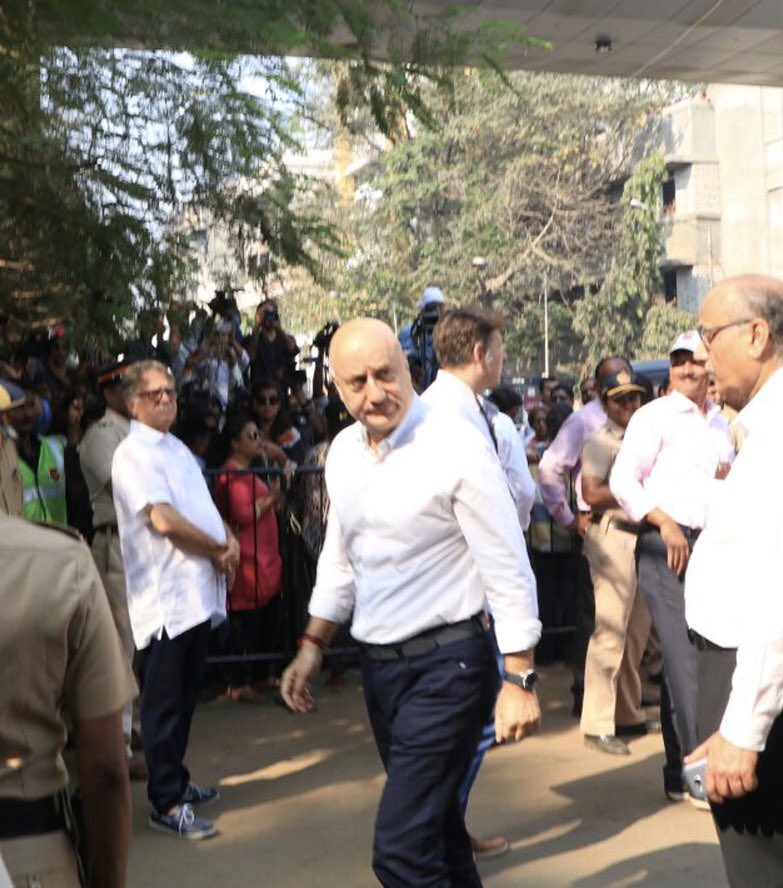 Anupam Kher arrives at the crematorium for the late Sridevi's funeral. Farhan Akhtar,Arjun Rampal,Anupam Kher,Lara Dutta,Mahesh Bhupathi,Sridevi funeral,celebs at Sridevi funeral,Sridevi funeral pics,Sridevi funeral images
