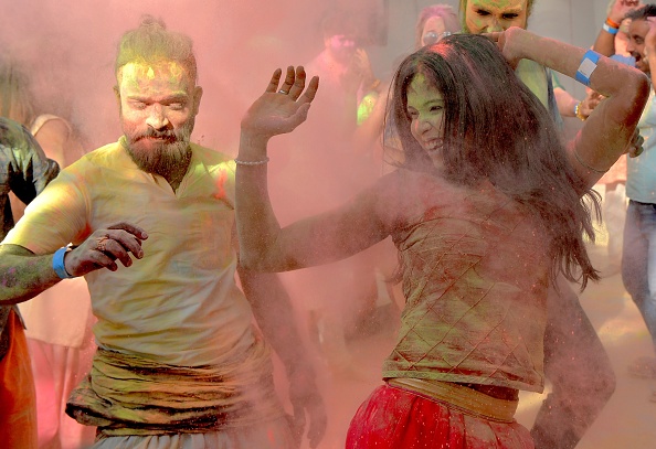 Happy Holi 2018: Best quotes, messages, wishes, greetings and SMS to share on 'Festival of Colours' Happy Holi 2018,Happy Holi,Holi 2018,Holi wishes,Holi greetings,Holi quotes,Holi sms,Holi pics,Holi images,Holi photos,Festival of Colours