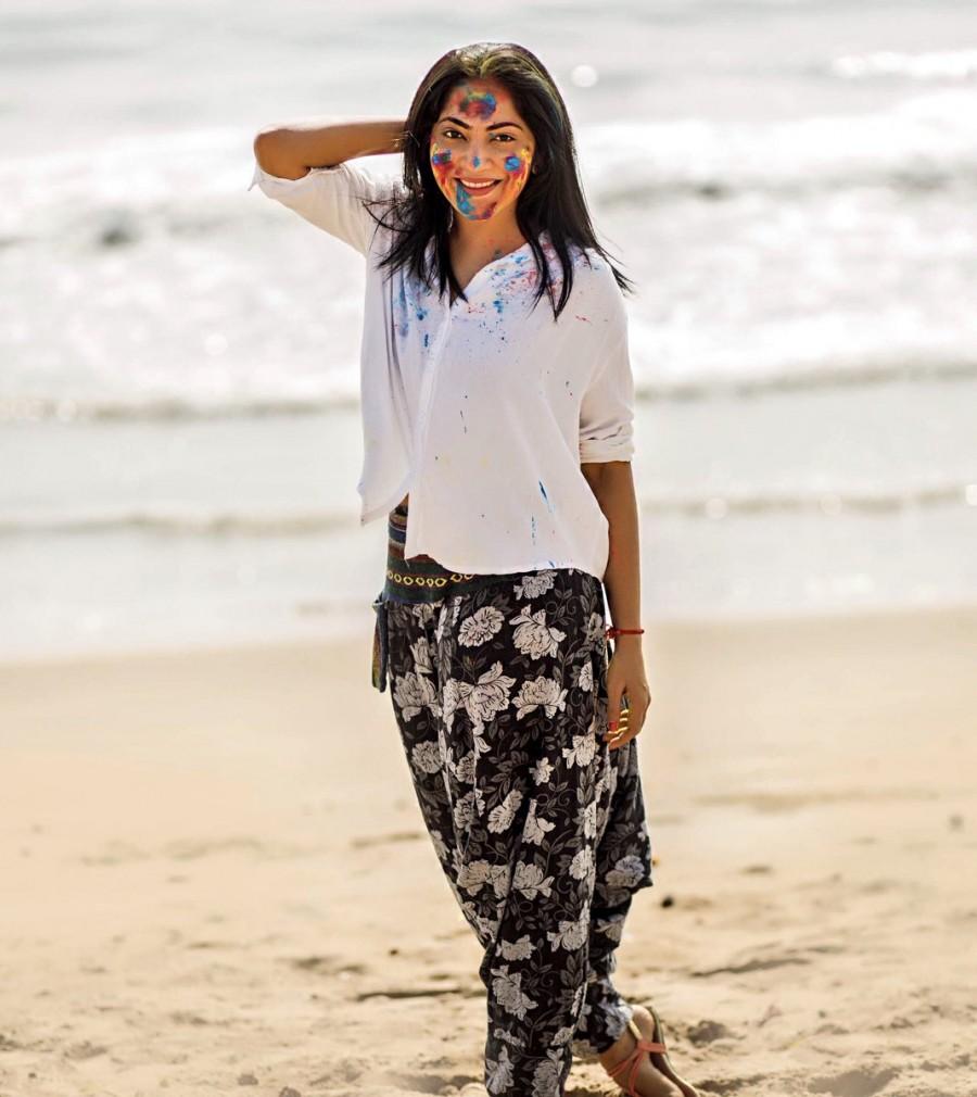 VJ Ramya celebrating Holi festival in Chennai on Thursday. Ramya Subramanian,actress Ramya Subramanian,Ramya Subramanian pics,Ramya Subramanian images,Ramya Subramanian celebrates Holi,Ramya Subramanian Holi,Happy Holi 2018,Holi 2018,Holi celebrations