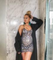 Khloé Kardashian,Khloe Kardashian pregnant,Khloé Kardashian baby bump,Khloé Kardashian baby bump pics,Khloé Kardashian baby bump images,Khloé Kardashian baby bump stills,Khloé Kardashian baby bump pictures,Khloé Kardashian baby bump photos