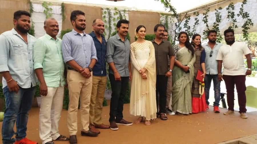 Suriya launches Karthi-Rakul Preet new movie in Chennai. Sivakumar and others graced the event. Suriya,Karthi,Sivakumar,Rakul Preet,Karthi 17,Karthi 17 movie launch,Karthi 17 movie launch pics,Karthi new movie,Karthi-Rakul Preet,rakul preet singh