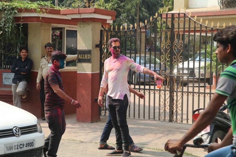 Esha Deol's husband Bharat Takhtani was spotted enjoying the Holi festival in Mumbai. Hema Malini,Hema Malini holi celebration,Hema Malini at Holi celebration,Esha Deol-Bharat Takhtani,Esha Deol,Bharat Takhtani,Esha Deol holi party,Esha Deol holi party pics,Esha Deol holi party images