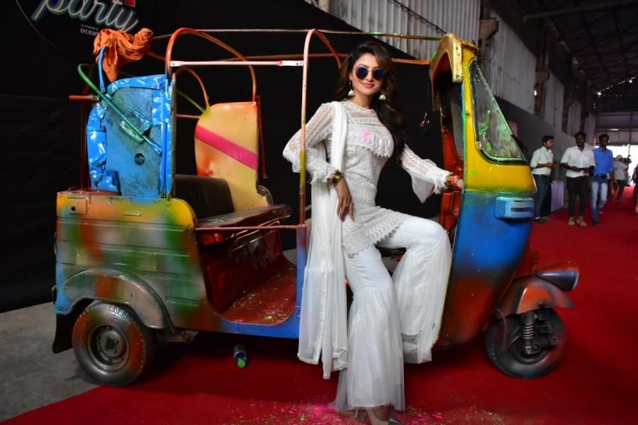 Urvashi Rautela poses for the cameras during Zoom Holi Party 2018. Rakhi Sawant,Urvashi Rautela,Divya Dutta,Zoom Holi Party 2018,Zoom Holi Party,Zoom Holi Party pics,Zoom Holi Party images