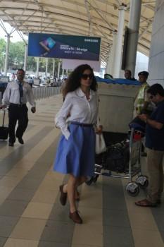 Kangana Ranaut Snapped at Domestic Airport