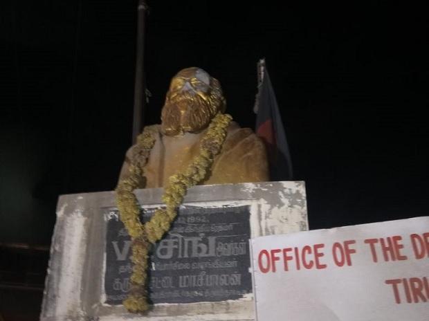 Periyar statue vandalized in Tamil Nadu inside corporation office of Thirupathur hours after BJP leader H Raja's controversial Facebook post. Periyar,Periyar statue,Periyar statue Vandalised,Periyar Vandalised,H Raja,Bjp,BJP leader H Raja