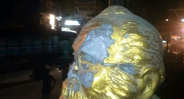 Periyar statue inside Tirupattur corporation office vandalised in Vellore district. Two persons arrested by Police. Periyar,Periyar statue,Periyar statue Vandalised,Periyar Vandalised,H Raja,Bjp,BJP leader H Raja