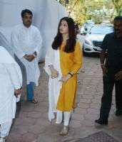 Aishwarya Rai and Jaya Bhaduri Bachchan,Aishwarya Rai,Jaya Bhaduri Bachchan,Aishwarya Rai Bachchan,Shammi aunty prayer meet,Shammi aunty,Shammi aunty prayer meet pics,Shammi aunty prayer meet images