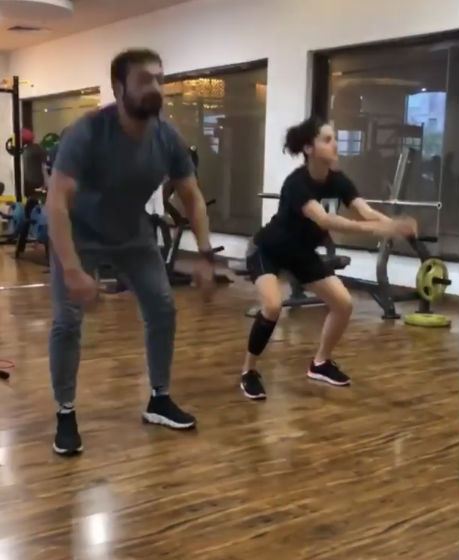 Taapsee Pannu, Vicky Kaushal and Abhishek Bachchan are currently in Amritsar shooting for Anurag Kashyap's Manmarziyaan. Taapsee Pannu and Anurag Kashyap,Taapsee Pannu,Anurag Kashyap,Taapsee Pannu workout,Anurag Kashyap workout,Manmarziyaan,anurag kashyap film