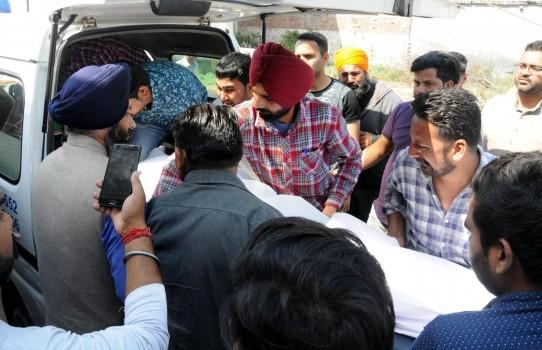 Mortal remains of Sufi singer Pyarelal, one of the two noted Sufi singers Wadali Brothers being taken to his residence in Amritsar on March 9, 2018.