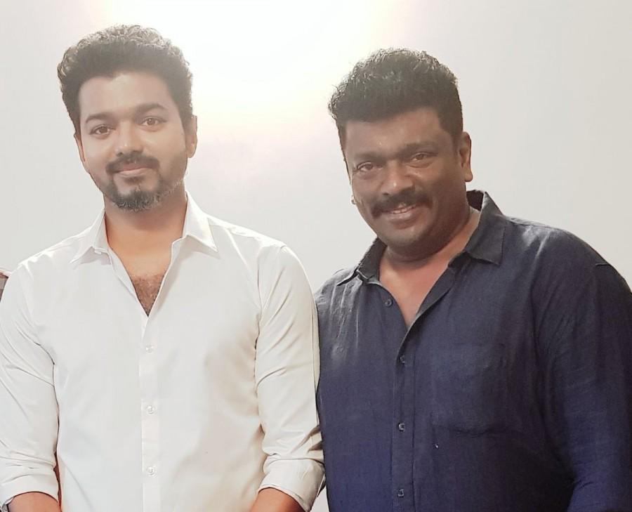 Thalapathy Vijay with Parthiban. Vijay,Vijay and Parthiban,Parthiban,Keerthana,parthiepan daughter keerthana,Thalapathy Vijay