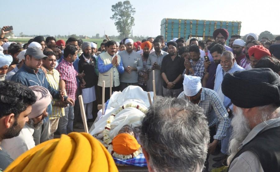 Funeral of Sufi singer Pyarelal, one of the two noted Sufi singers Wadali Brothers underway in Amritsar on March 9, 2018. Pyarelal Wadali,Pyarelal Wadali dead,Pyarelal Wadali Funeral,Sufi singer Pyarelal,Wadali Brothers
