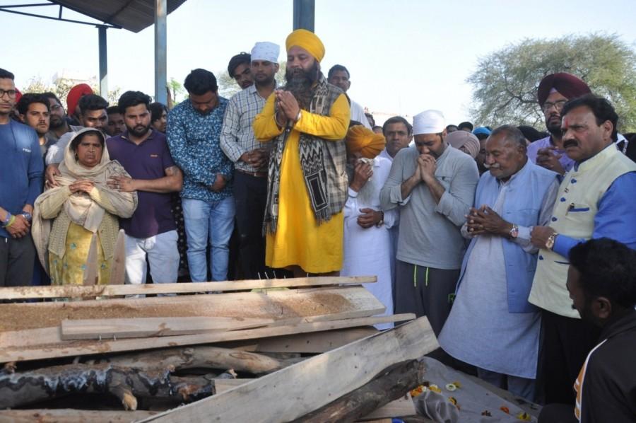 Punjabi Sufi singer Pyarelal, the younger of the two famed Wadali Brothers, died on Friday. Pyarelal Wadali,Pyarelal Wadali dead,Pyarelal Wadali Funeral,Sufi singer Pyarelal,Wadali Brothers