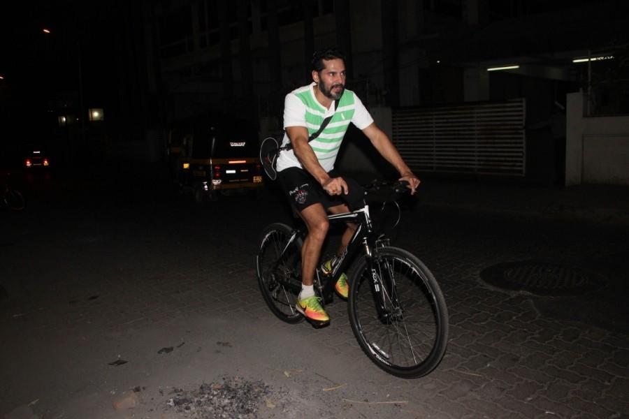 Dino Morea spotted at football ground Bandra Ranveer Singh and Dino Morea,Ranveer Singh,Dino Morea,Dino Morea spotted at football ground,Ranveer Singh spotted at football ground