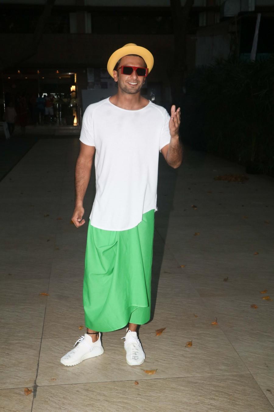Ranveer Singh recently snapped in green skirt avatar which was height of everything. Ranveer Singh,Anushka Sharma,Kangana Ranaut,worst dressed celebs,worst dressed celebs of the week,dressed celebs,worst dressed actress