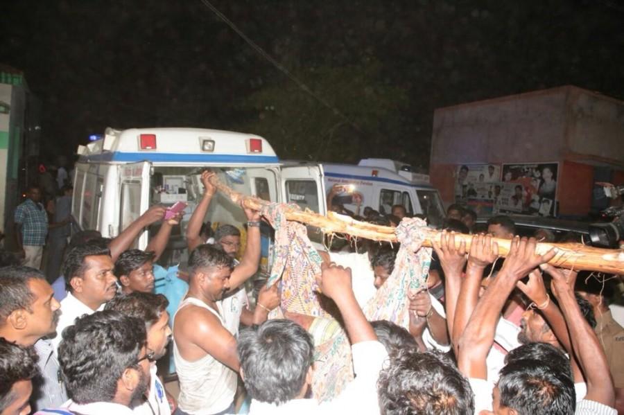 However, Tamil Nadu Forest Department official said that trekking organisers had not obtained any permission. Theni forest fire,Theni forest,Theni fire,Kurangani hills,Theni forest fire pics,Theni forest fire images,Kurangani Hills in Theni district