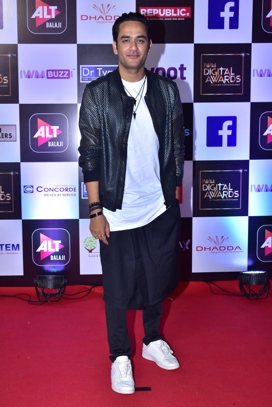 Vikas Gupta poses for the cameras during IWM Digital Awards 2018. Karishma Sharma,Jackie Shroff,Tusshar Kapoor,Sana Khan,IWM Digital Awards 2018,celebs at IWM Digital Awards 2018,IWM Digital Awards 2018 pics,IWM Digital Awards 2018 images,IWM Digital Awards 2018 stills,IWM Digital Awards 2018 pictures