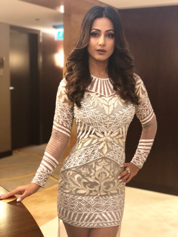 Hina khan hotsell stylish dresses