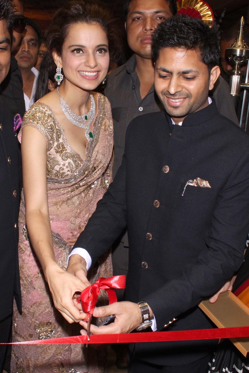 Kangana Ranaut Launches Jewellery Show in Delhi Kangana Ranaut and Dia Mirza Launches Jewellery Show in Delhi,Kangana Ranaut,actress Kangana Ranaut,Kangana Ranaut latest pics,Kangana Ranaut images,Dia Mirza,actress Dia Mirza,Dia Mirza pics,Dia Mirza images,Dia Mirza latest photos