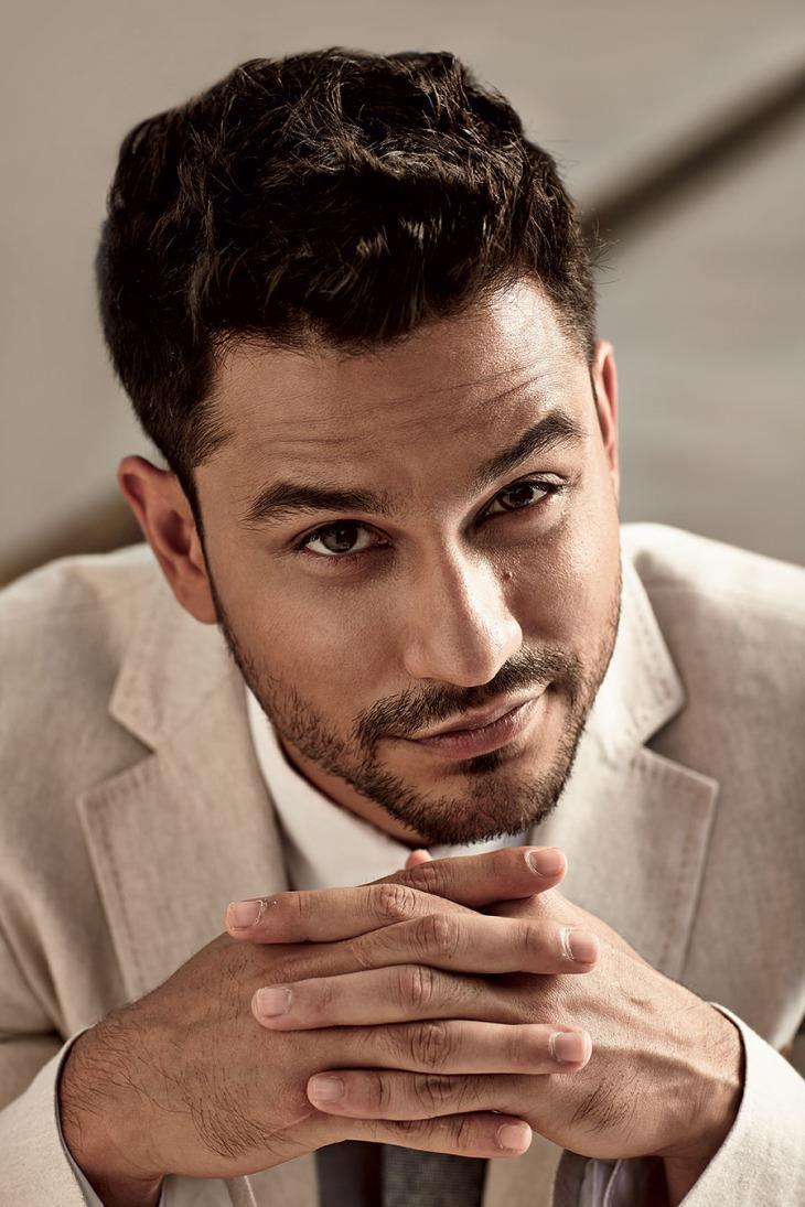 Kunal Khemu - Soha Ali Khan and Kunal Khemu have started their own production house 'Renegade film' and they are all set to make a biopic on the journey of the prolific lawyer-politician Ram Jeth Malani under their production house. Kunal Khemu will be essaying the role of Ram Jethmalani in this untitled biopic. The film will be co-produced by Ronnie Screwvala. Vidya Balan,Irrfan Khan,Anupam Kher,Richa Chadha,Nawazuddin Siddiqui,Kunal Khemu,actor turns politician,The Ministry,Manmohan Singh,DaasDev